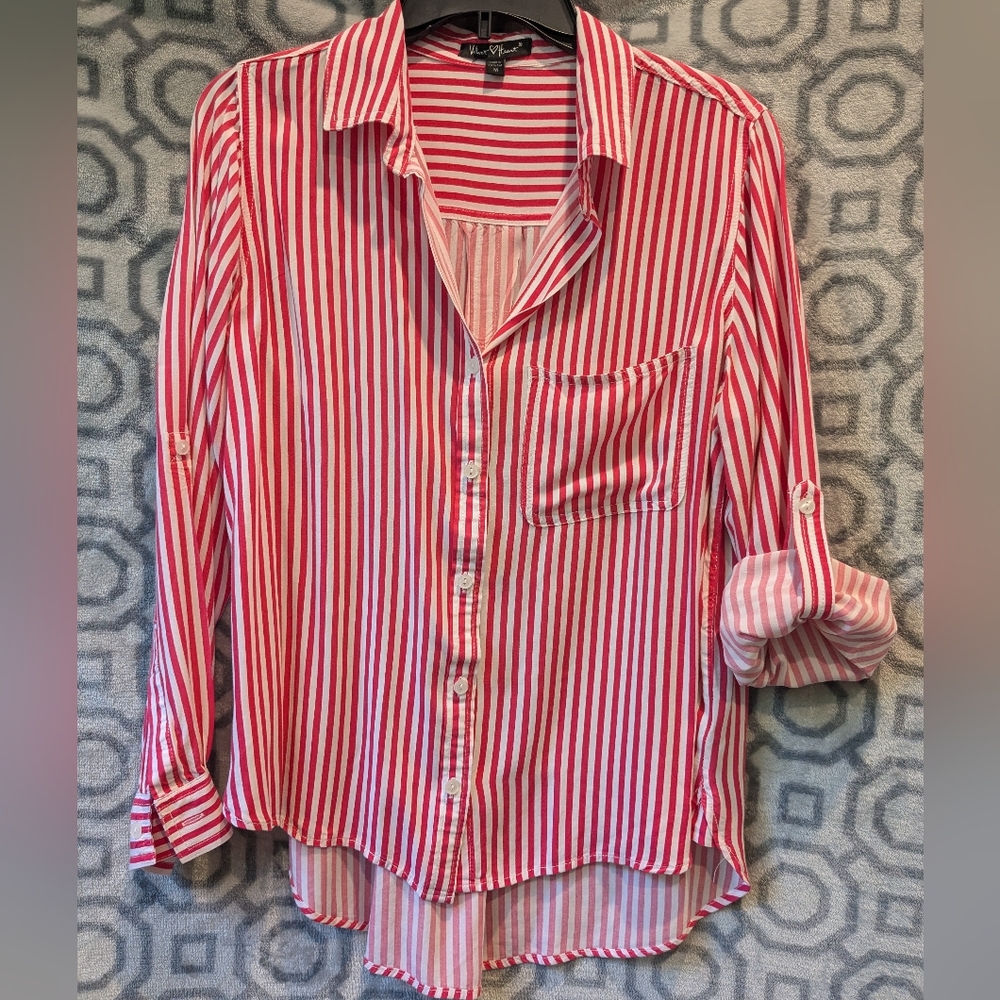 Velvet Heart button down shirt. Size Medium.